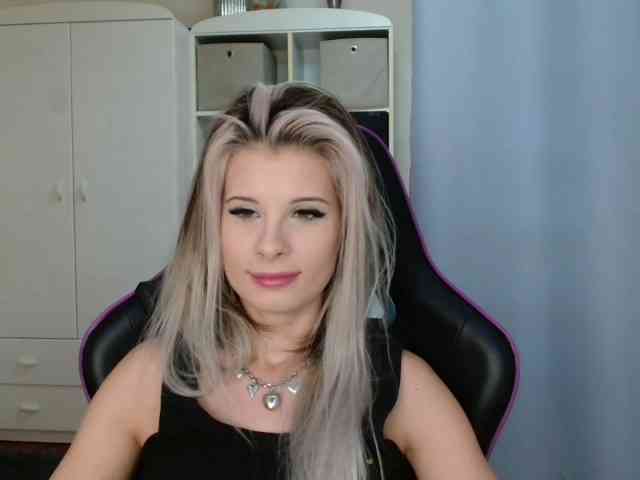 KristineNatural webcam