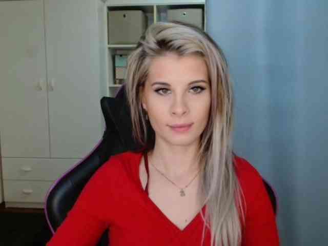 KristineNatural webcam