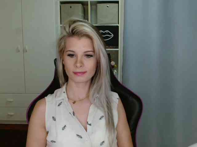 KristineNatural webcam