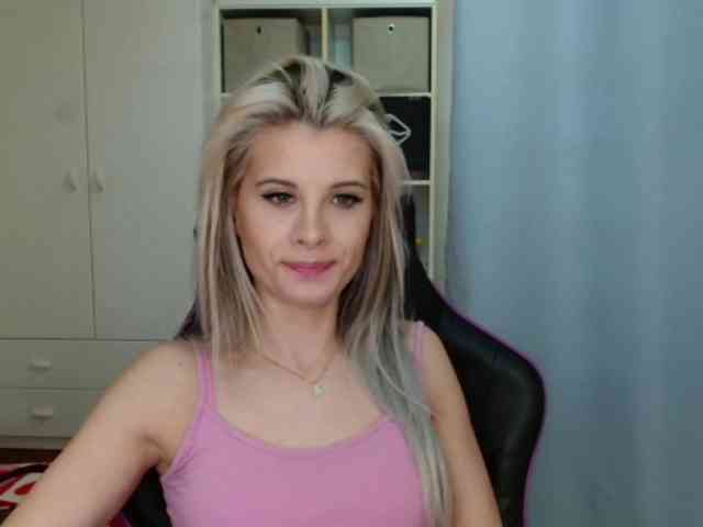KristineNatural webcam