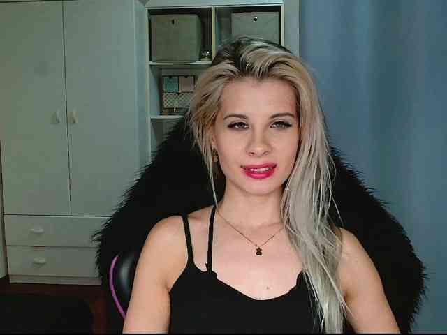 KristineNatural webcam