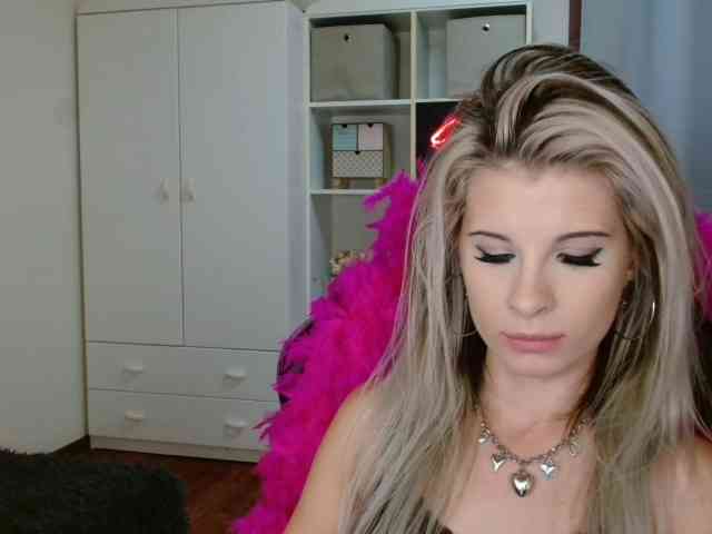 KristineNatural webcam