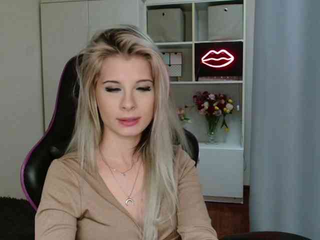 KristineNatural webcam