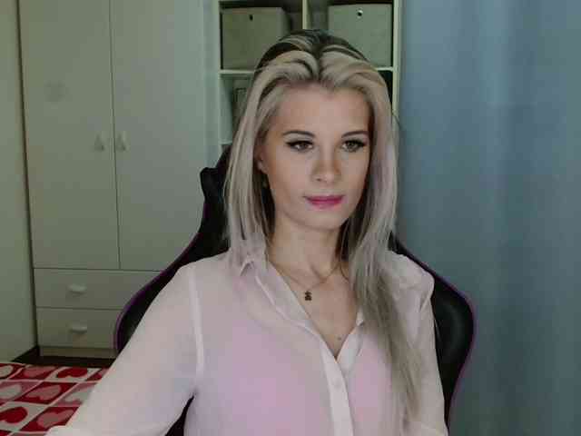 KristineNatural webcam