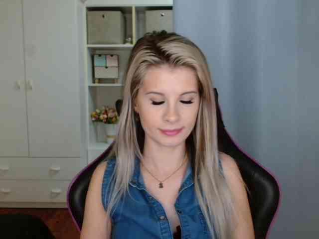 KristineNatural webcam