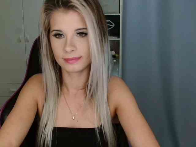 KristineNatural webcam