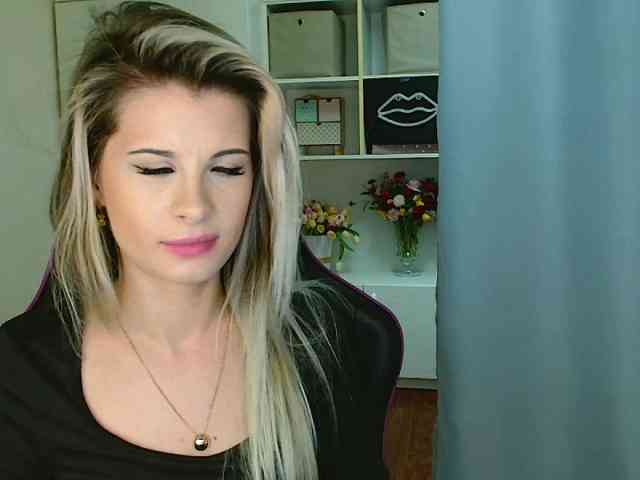 KristineNatural webcam