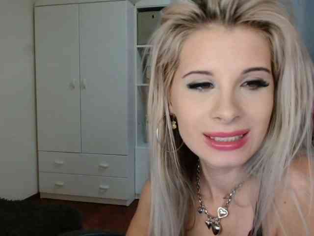 KristineNatural webcam