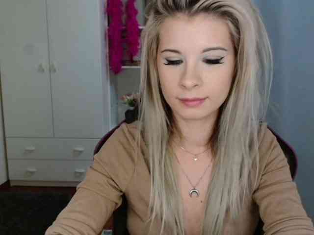 KristineNatural webcam