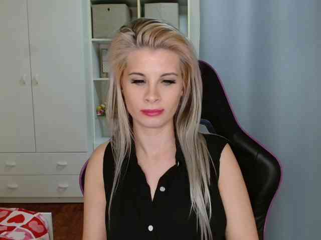 KristineNatural webcam