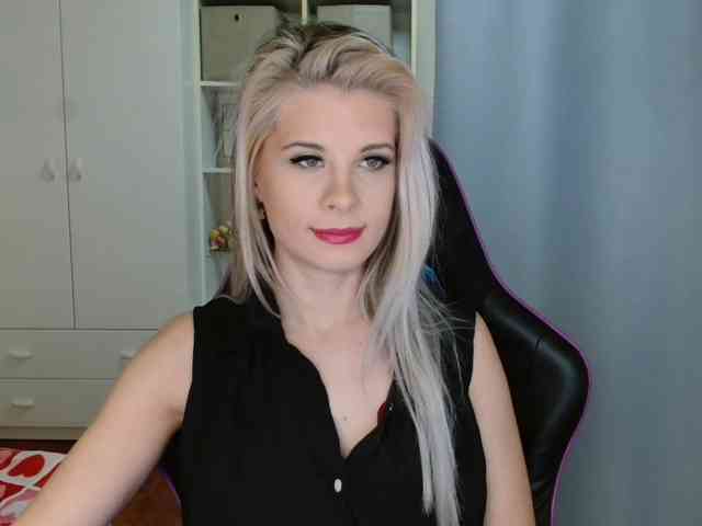 KristineNatural webcam