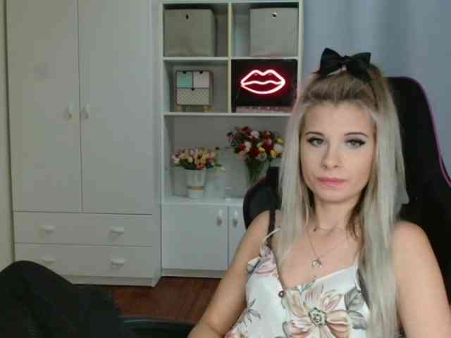 KristineNatural webcam