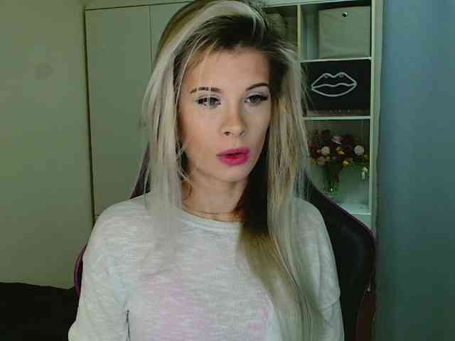 KristineNatural webcam