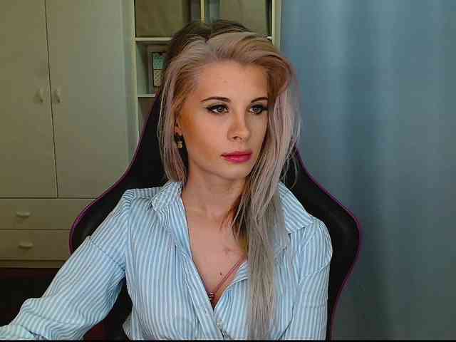 KristineNatural webcam