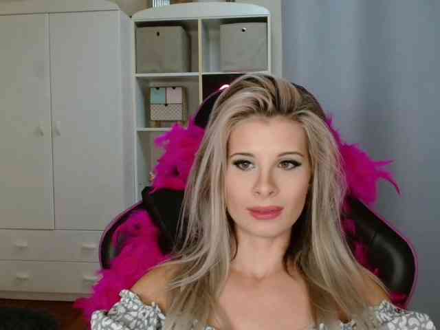 KristineNatural webcam