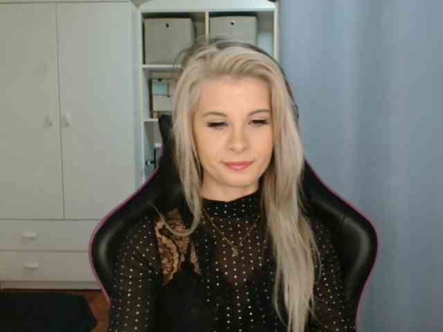 KristineNatural webcam