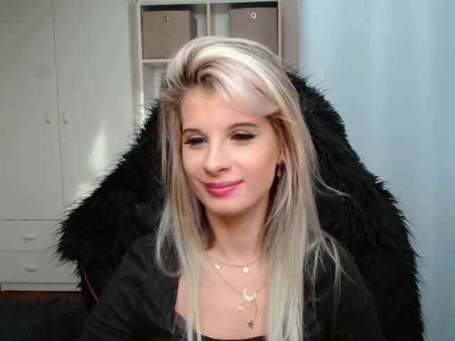 KristineNatural webcam