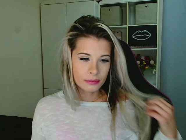 KristineNatural webcam