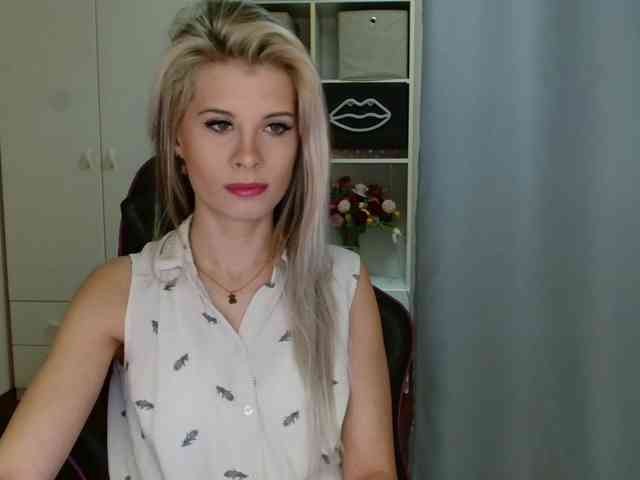 KristineNatural webcam