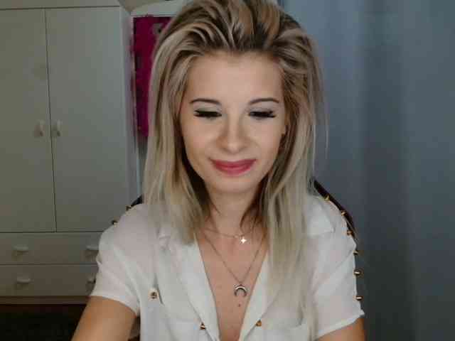 KristineNatural webcam