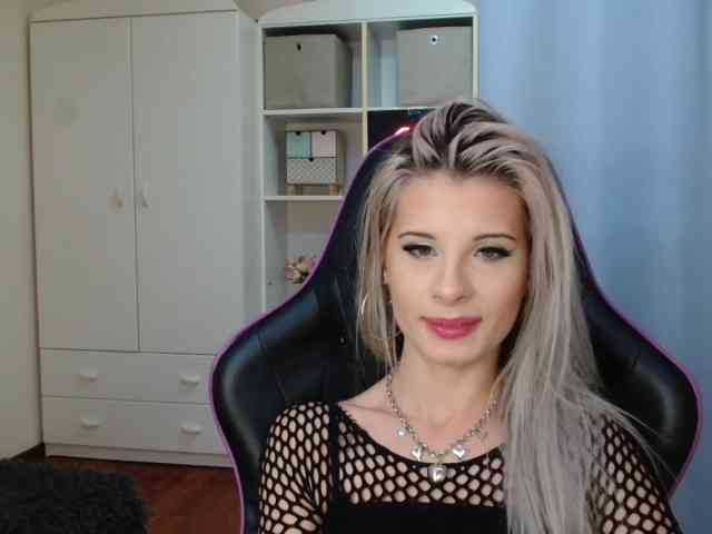 KristineNatural webcam