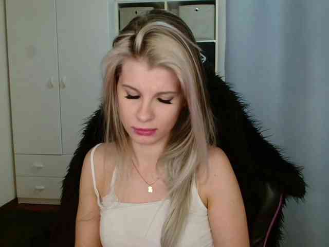 KristineNatural webcam