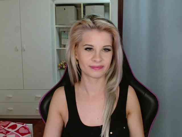 KristineNatural webcam