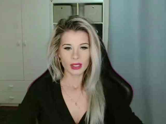 KristineNatural webcam