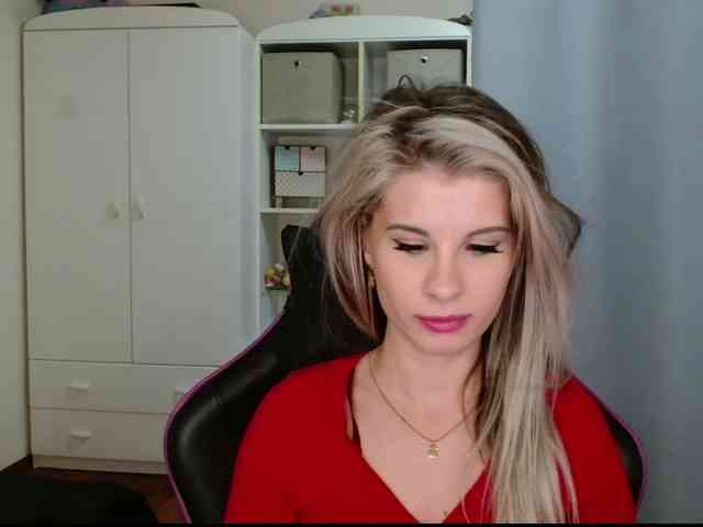 KristineNatural webcam