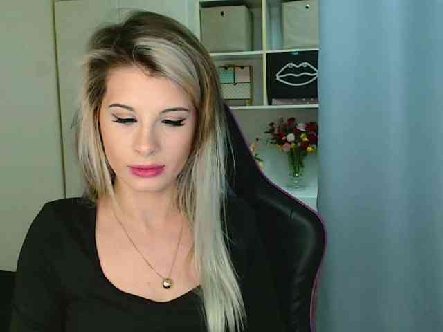 KristineNatural webcam