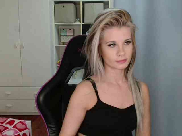 KristineNatural webcam