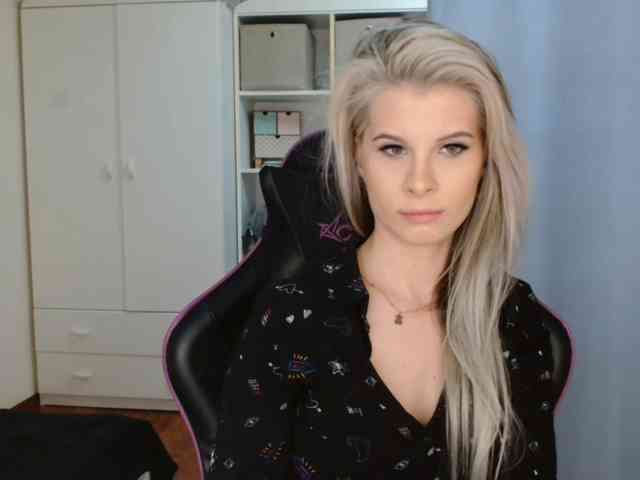 KristineNatural webcam