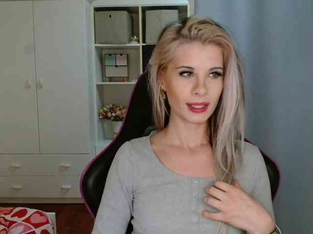 KristineNatural webcam
