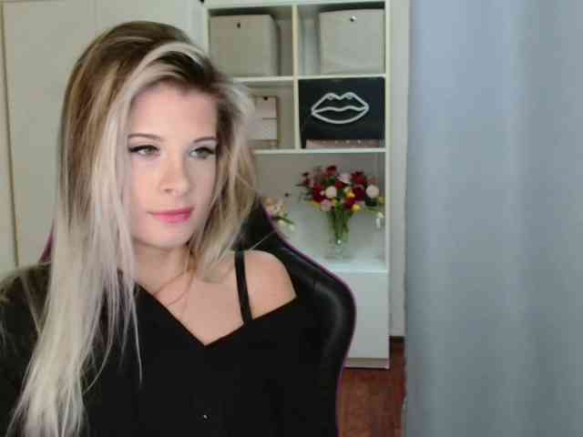 KristineNatural webcam