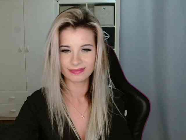 KristineNatural webcam