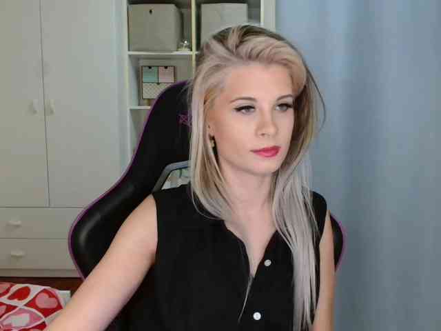 KristineNatural webcam