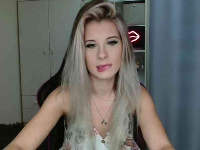 KristineNatural webcam
