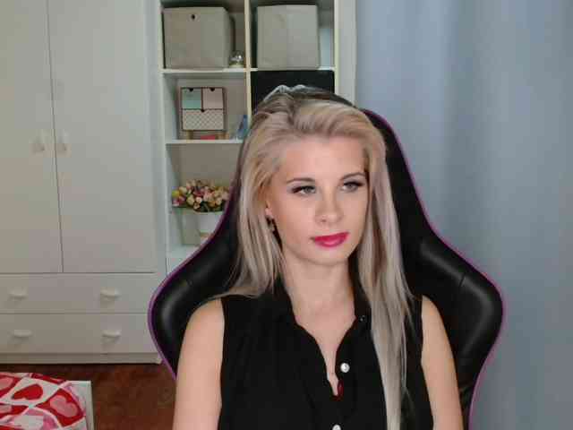 KristineNatural webcam