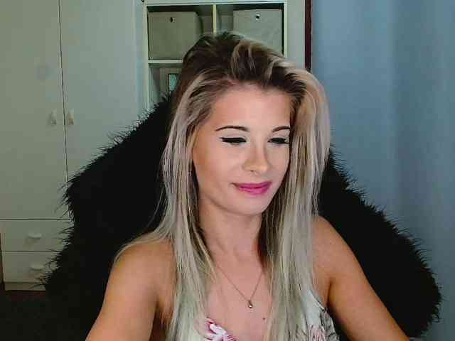 KristineNatural webcam