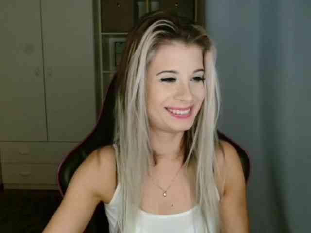 KristineNatural webcam