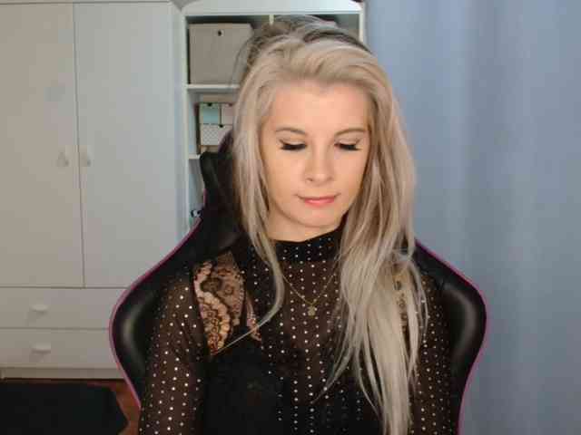 KristineNatural webcam