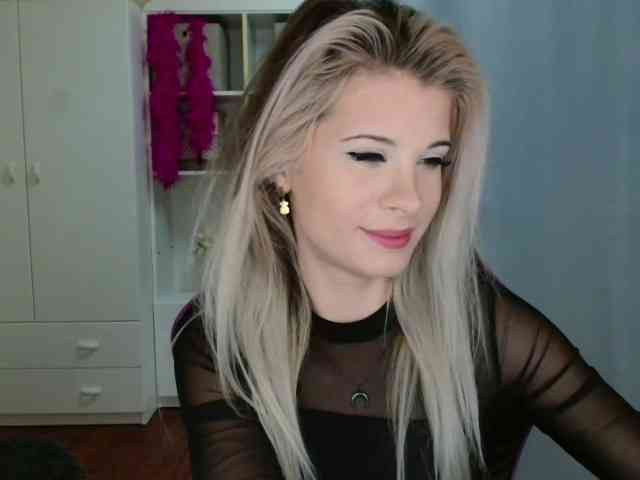 KristineNatural webcam