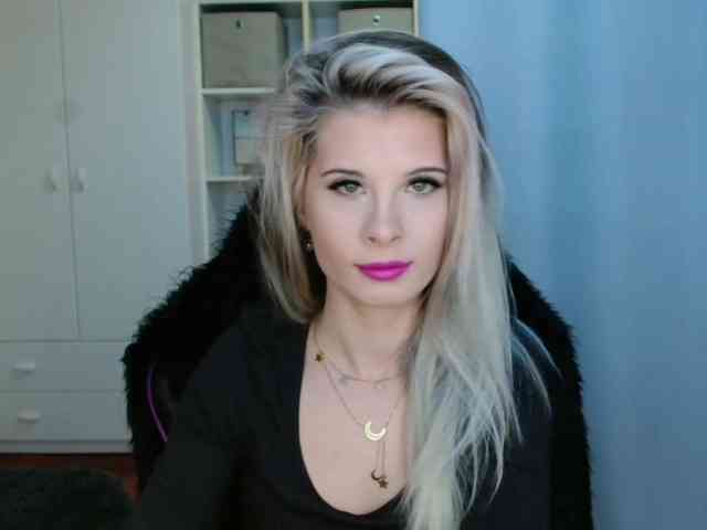 KristineNatural webcam