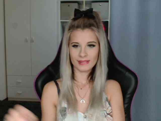 KristineNatural webcam