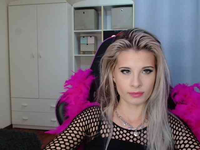 KristineNatural webcam