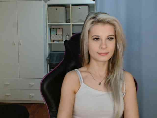 KristineNatural webcam