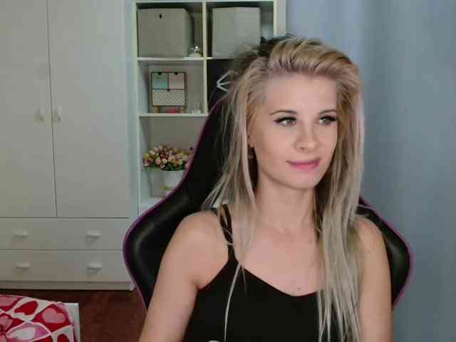 KristineNatural webcam