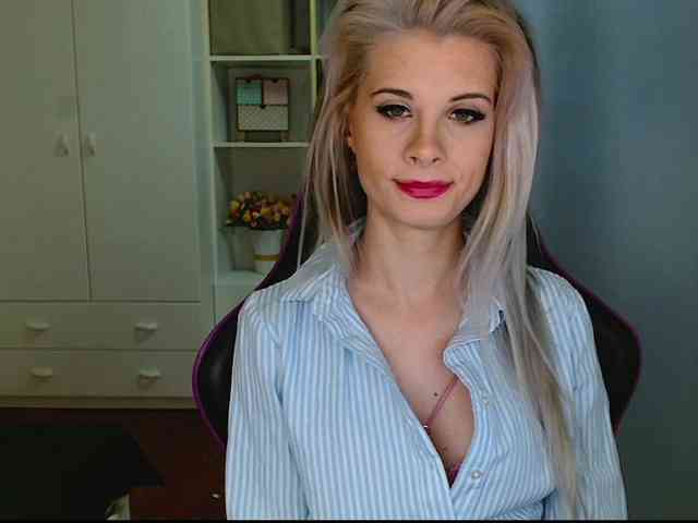 KristineNatural webcam