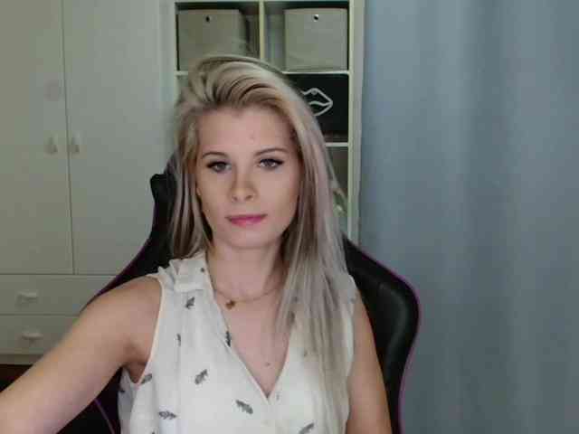 KristineNatural webcam
