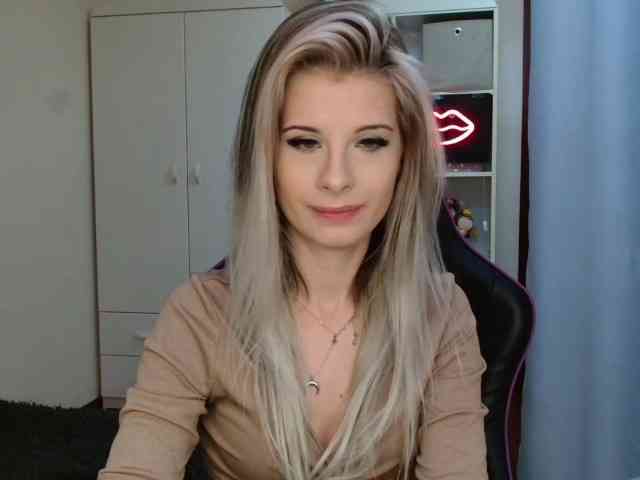 KristineNatural webcam